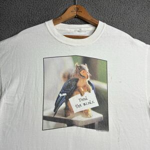 Vintage Squirrel Feed The Birds Funny Animal Graphic T Shirt Mens Large